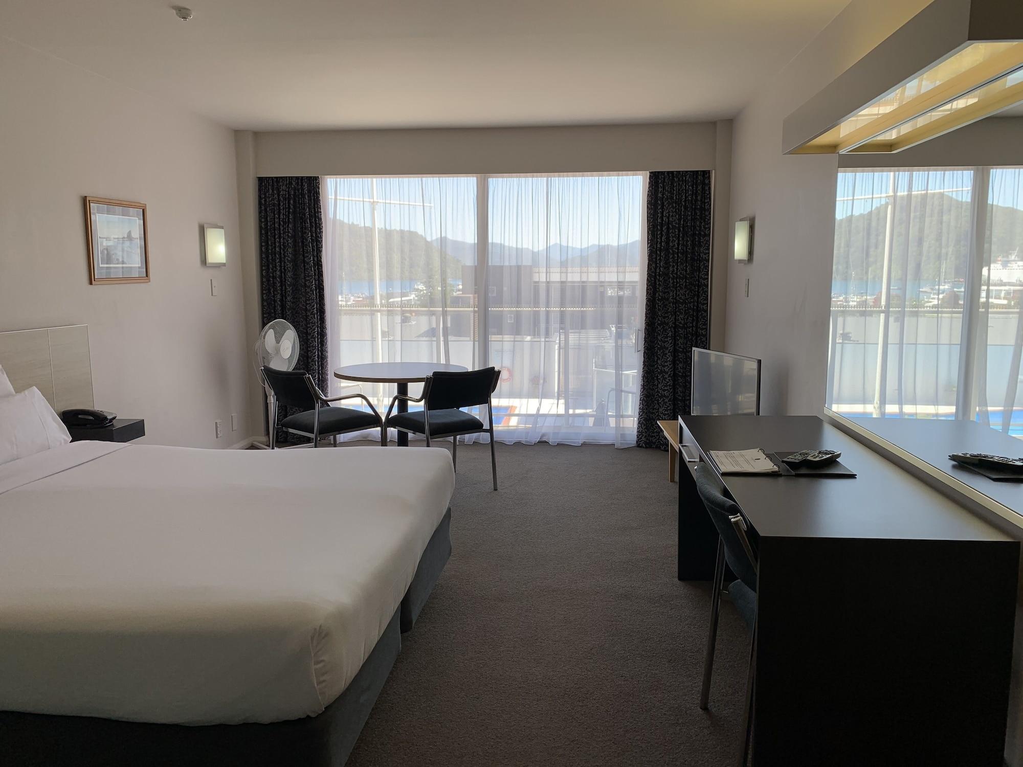 Hotel Edit